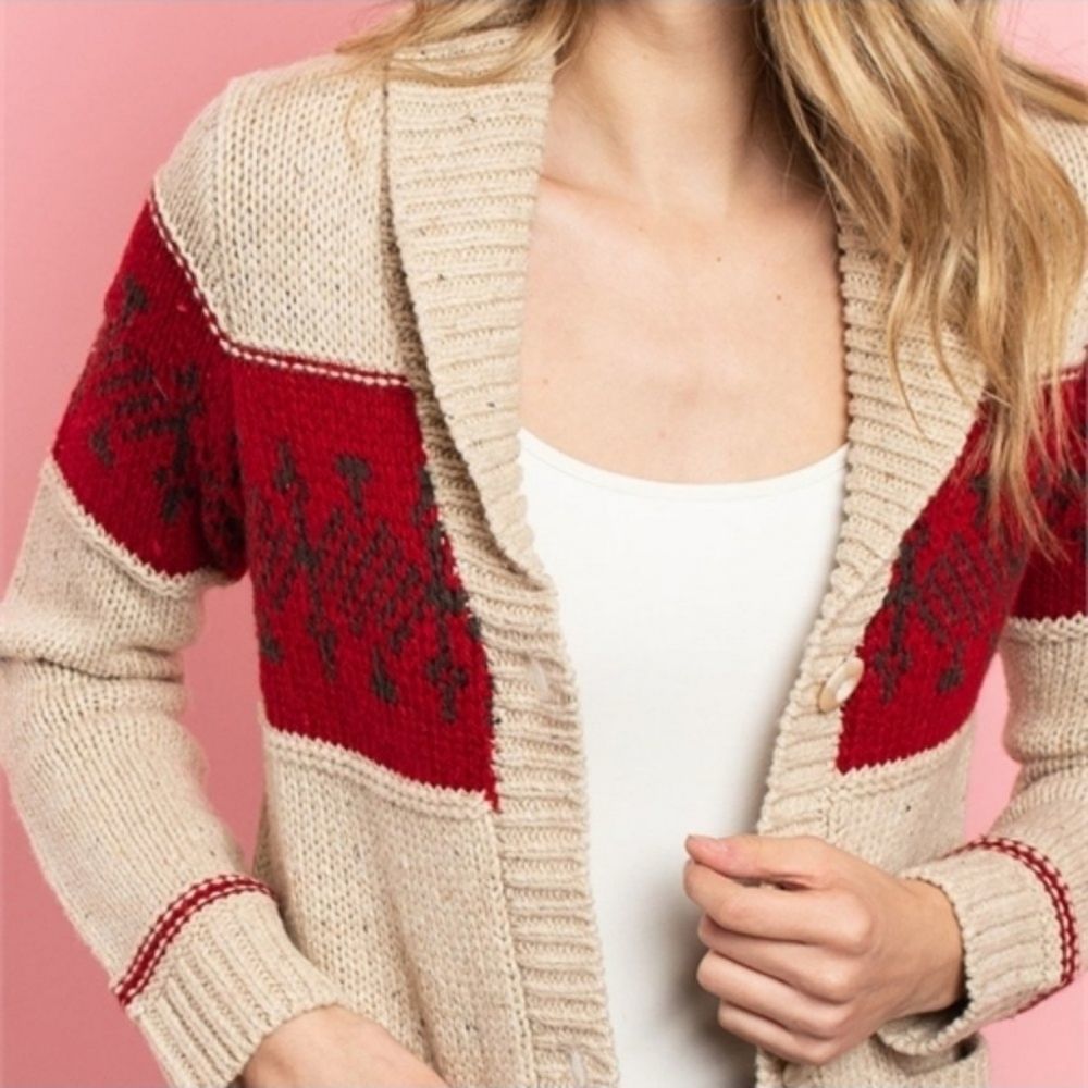 🆕️Wine Color-Block Sweater🆕️ - Picture 4 of 5